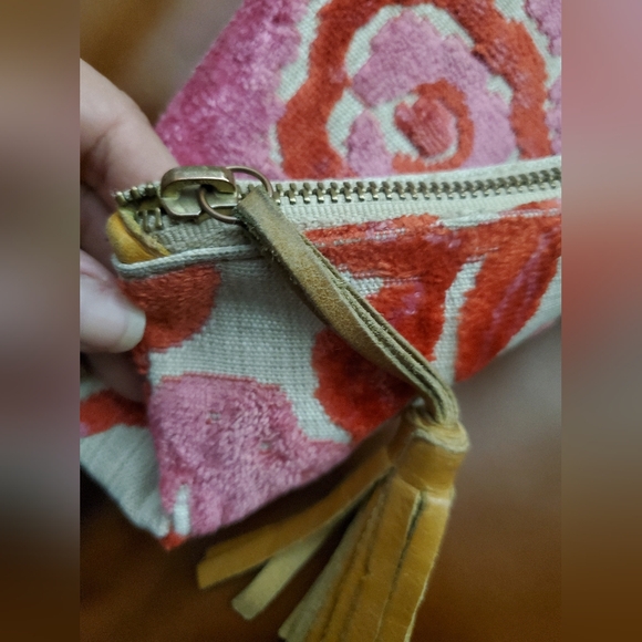 Glenda Gies Coral Pink Chenille Peony Used Pouch - Picture 5 of 5